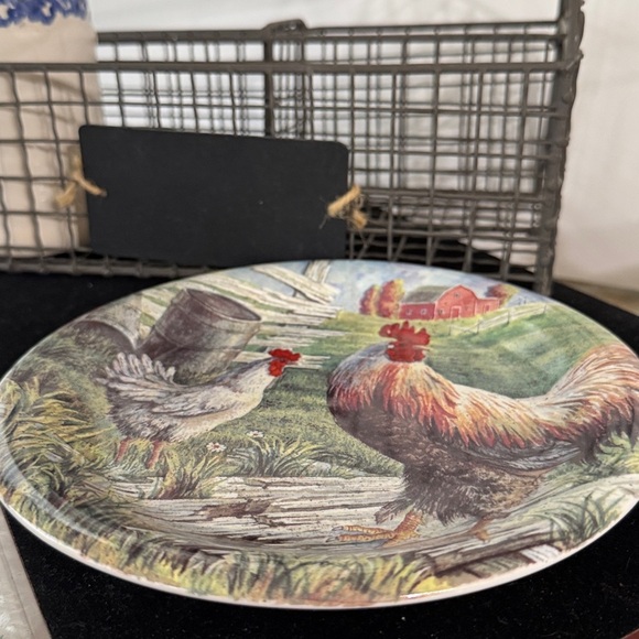 Charming decorative plate featuring a rooster design. - Picture 4 of 6